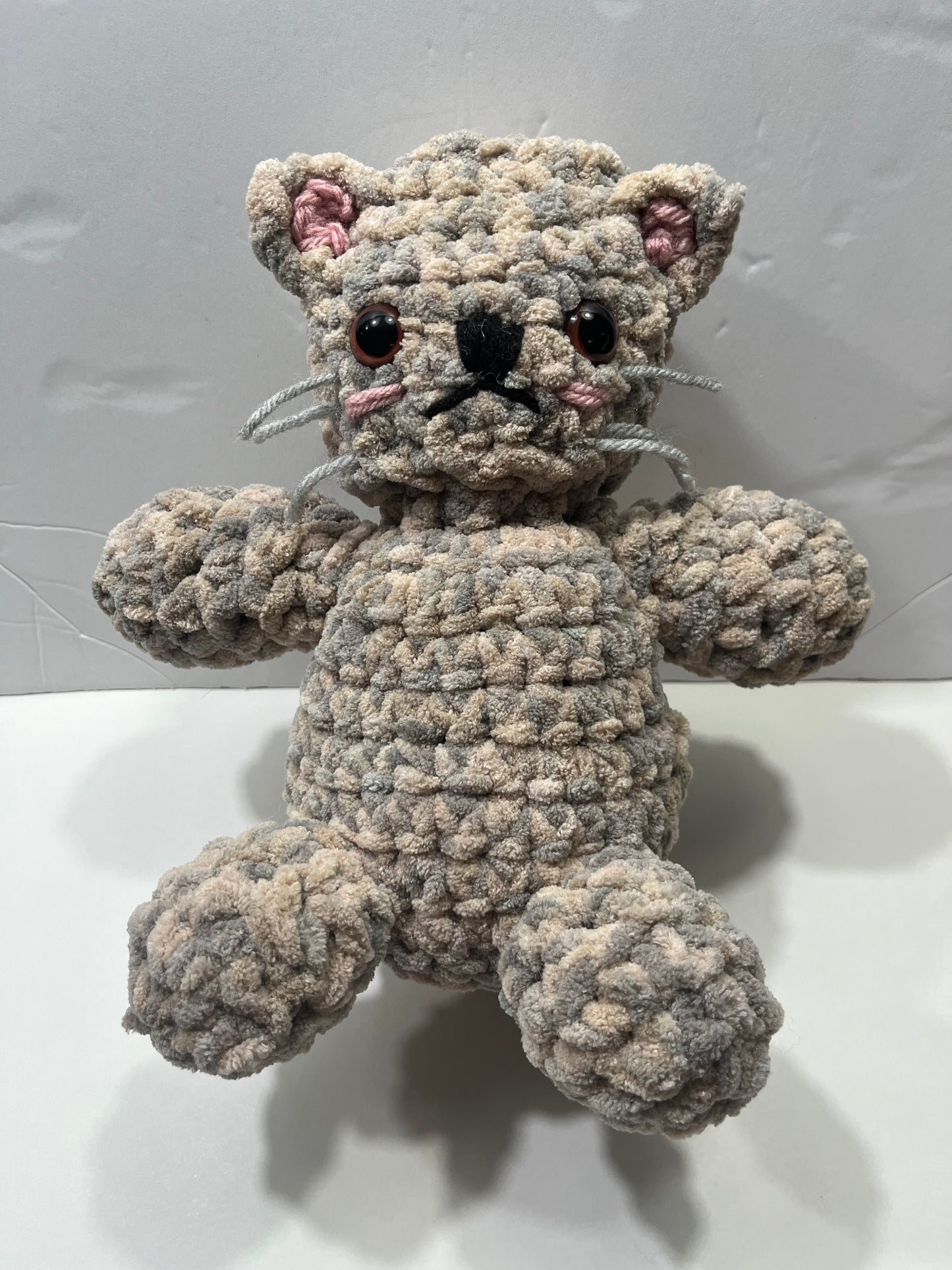 Cat Plushie - Light brown / Grey