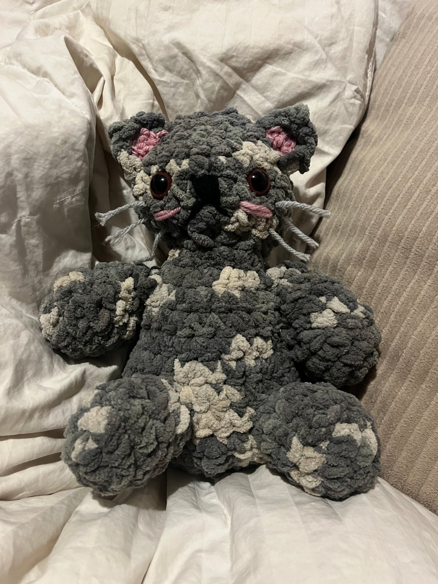 Cat Plushie - Dark / light grey